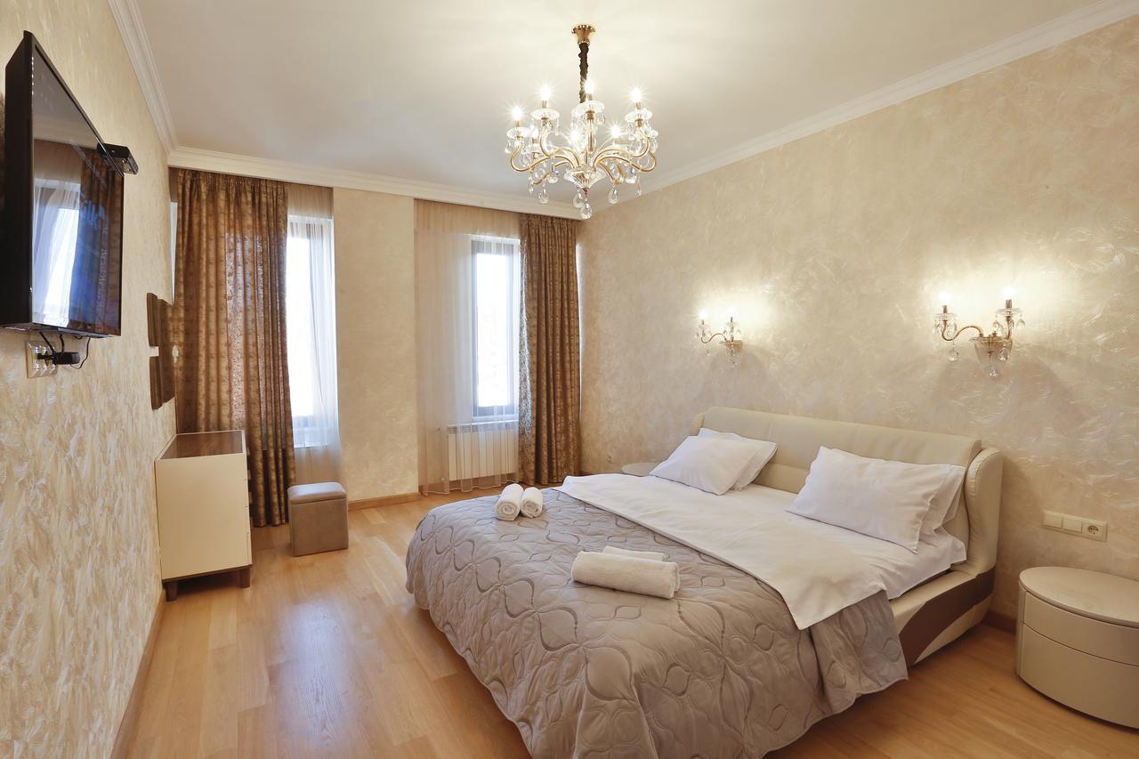 Serviced Apartment On Rustaveli Avenue Tbilisi Bagian luar foto