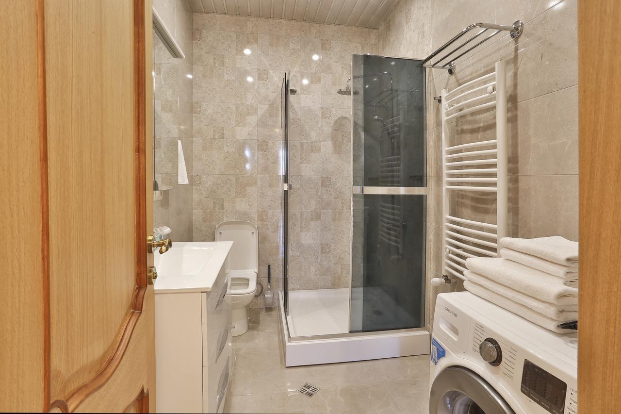 Serviced Apartment On Rustaveli Avenue Tbilisi Bagian luar foto