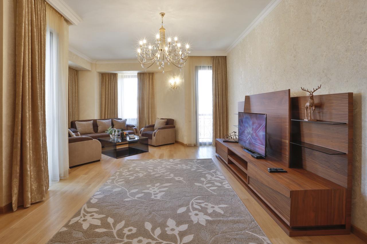 Serviced Apartment On Rustaveli Avenue Tbilisi Bagian luar foto